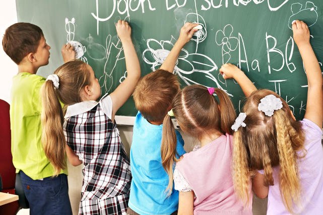 Scamerzy wmawiają uczniom, że będą musieli chodzić do szkoły w sobotę