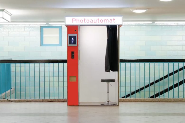 Fotobudki są bardzo popularne w Berlinie. Ta jest jednak absolutnie wyjątkowa.