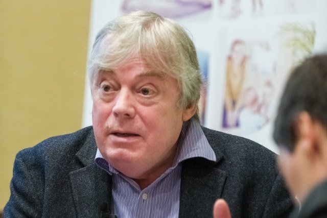 dr Peter Willatts, psycholog rozwoju w Szkole Wyższej Psychologii na Uniwersytecie w Dundee, specjalista od rozwoju funkcji poznawczych u niemowląt i małych dzieci