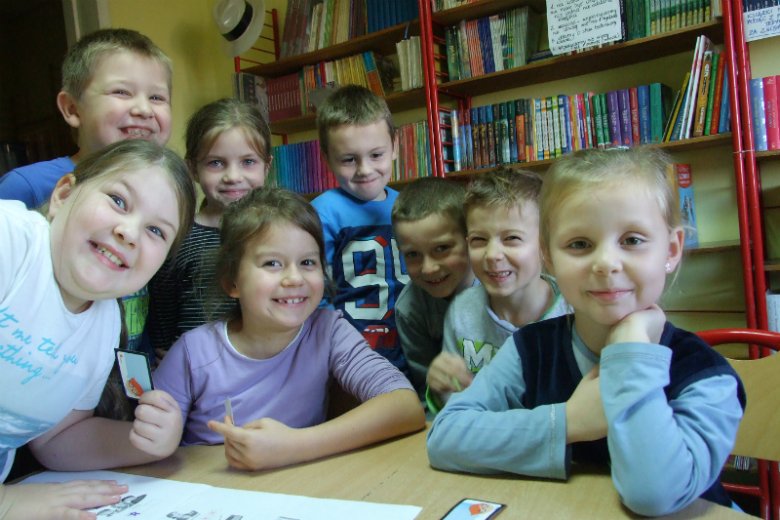 MegaMisja to program edukacyjny, który podnosi cyfrowe kompetencje nauczycieli, a dzieciom w świetlicy pomaga odkryć dobre i bezpieczne strony nowoczesnych technologii
