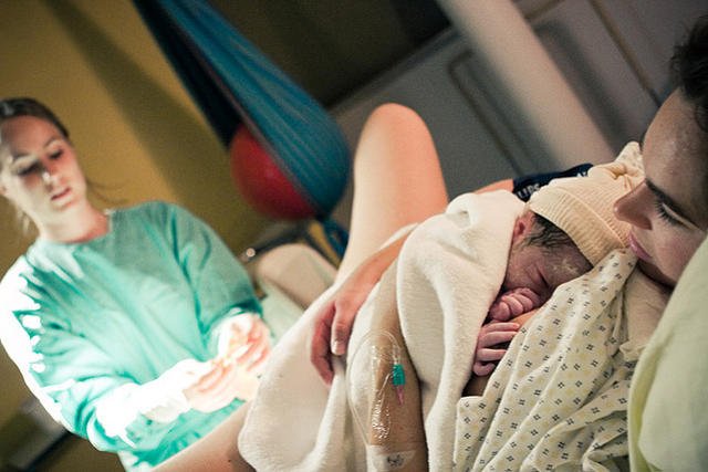 Coraz więcej rodziców w Polsce skarży szpitale za źle przeprowadzone porody i narażenie życia ich dzieci na niebezpieczeństwo