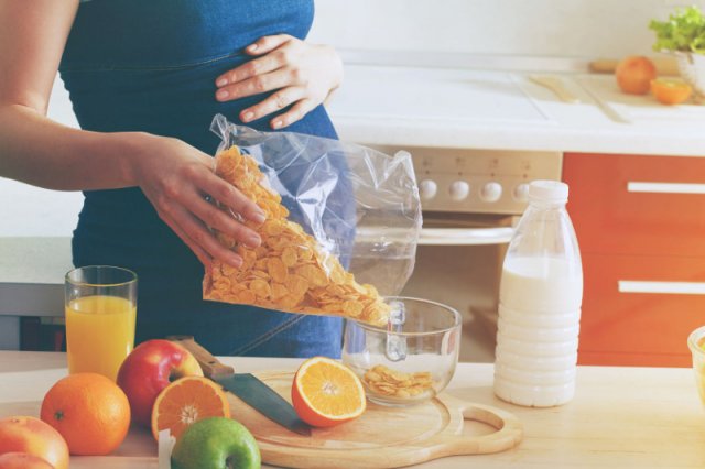 Dieta w ciąży powinna być bogata w witaminy i minerały.