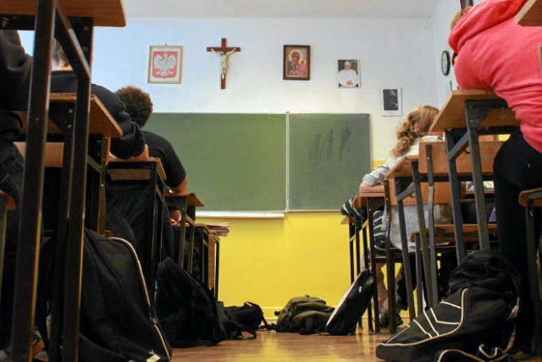 Prolaferzy wkraczają do szkół i indoktrynują młodzież.