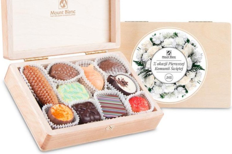 Prezent na komunię – belgijskie pralinki Decor Light w drewnianej szkatułce.