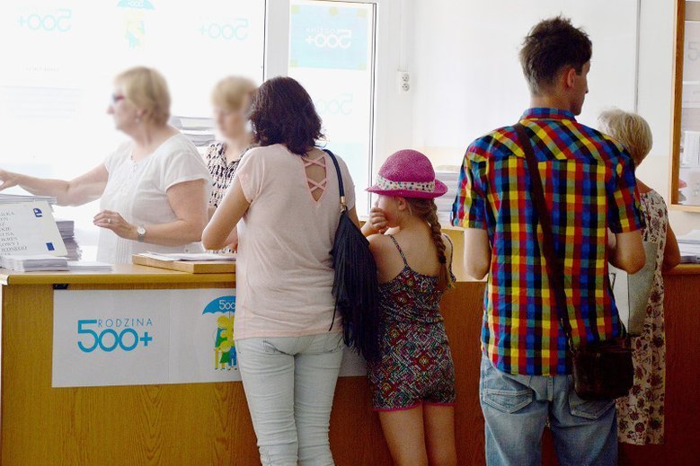 W ramach programu 500 plus na każde dziecko wsparcie finansowe trafi w sumie do 6,8 mln dzieci