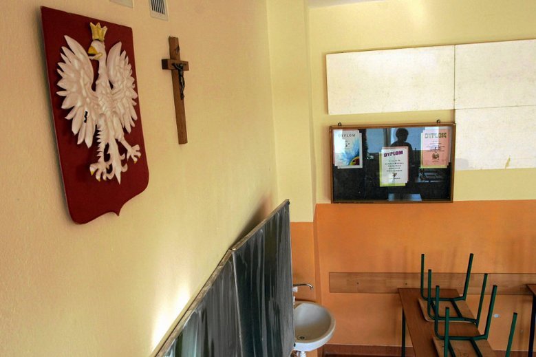 Religii w niektórych szkołach będzie mniej niż dotychczas