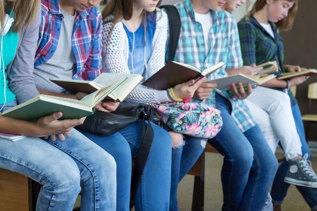 Religia czy etyka? W wielu szkołach uczniowie nadal nie mają wyboru