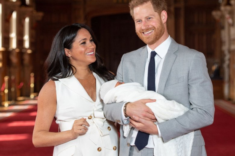 Co jest nie tak z brzuchem Meghan? Nic!