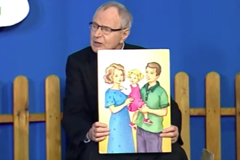 Ksiądz biskup Antoni Długosz opowiadał dzieciakom o tym, czego powinne uczyć dorosłych