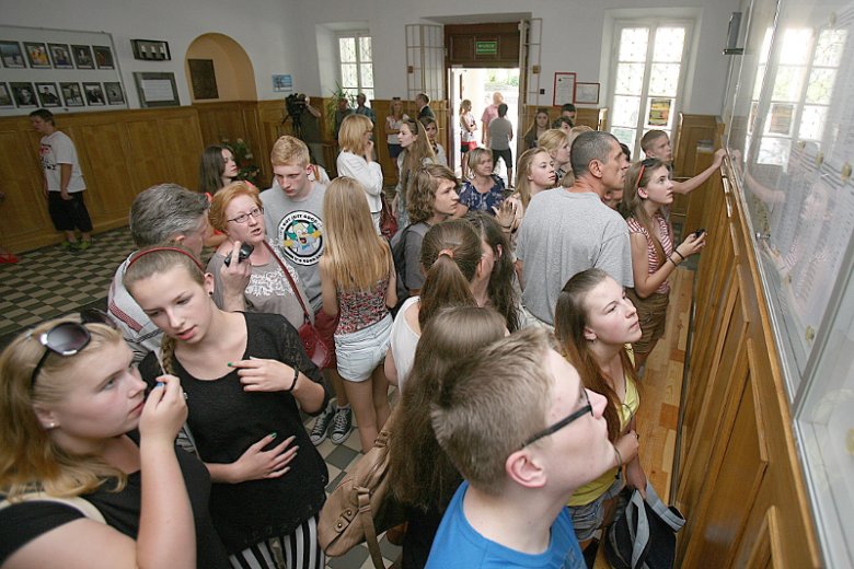 Rekrutacja do szkół średnich trwa, ale wciąż wielu uczniów nie wie, gdzie będzie kontynuować naukę