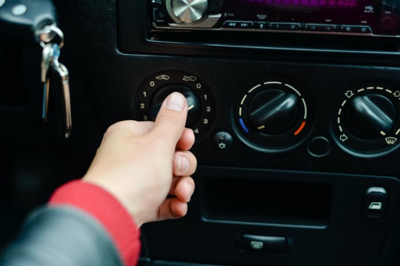 Klimatyzacja w aucie – kiedy szkodliwa dla zdrowia?